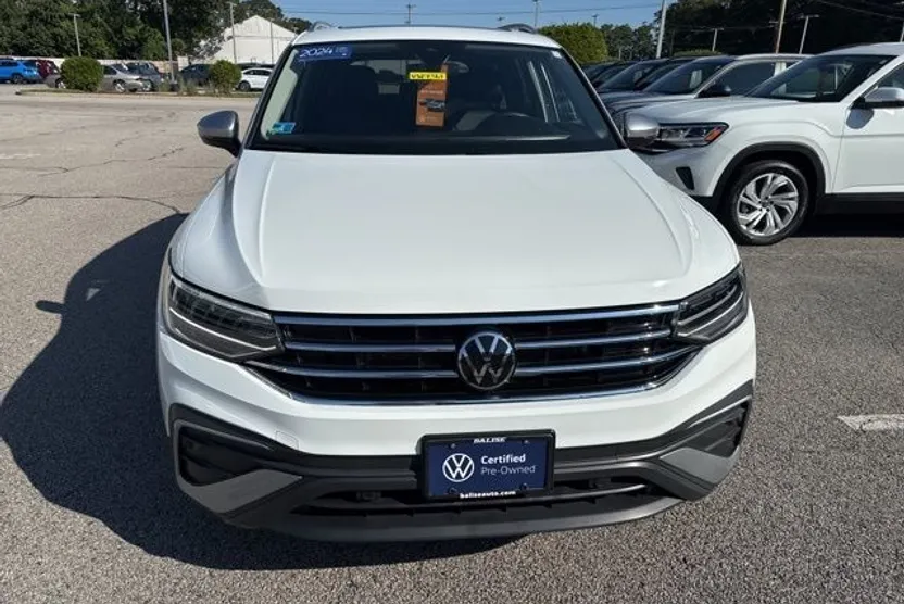 2024 Volkswagen Tiguan Wolfsburg Edition photo 1