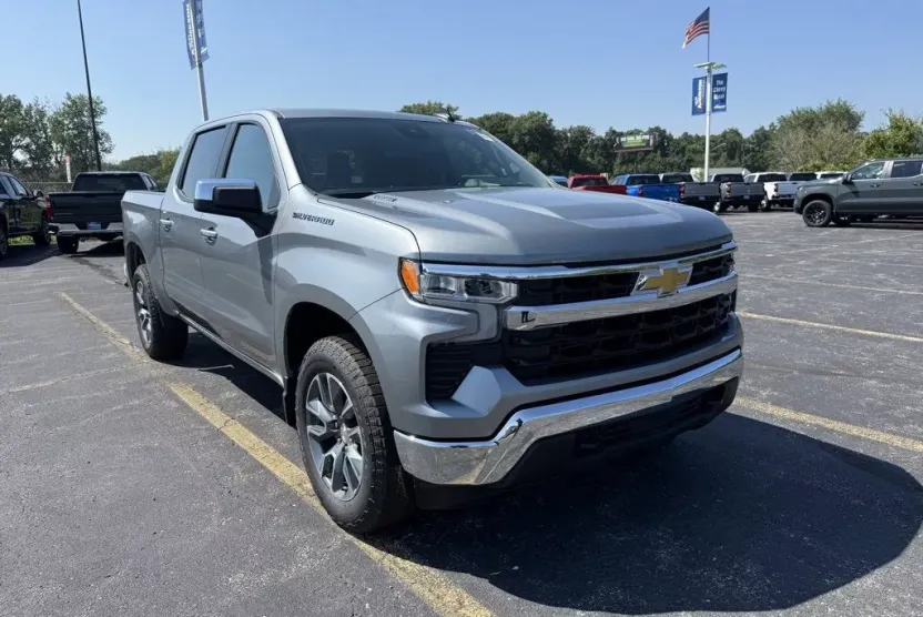 2026 Chevrolet Silverado 1500 LT photo 1