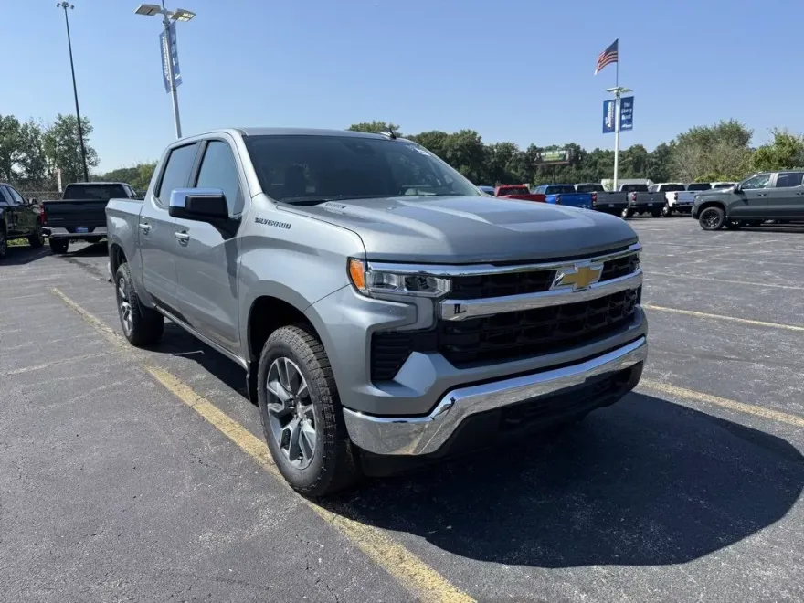 2026 Chevrolet Silverado 1500 LT photo 1