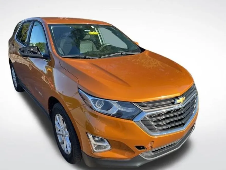 2018 Chevrolet Equinox LT photo 1