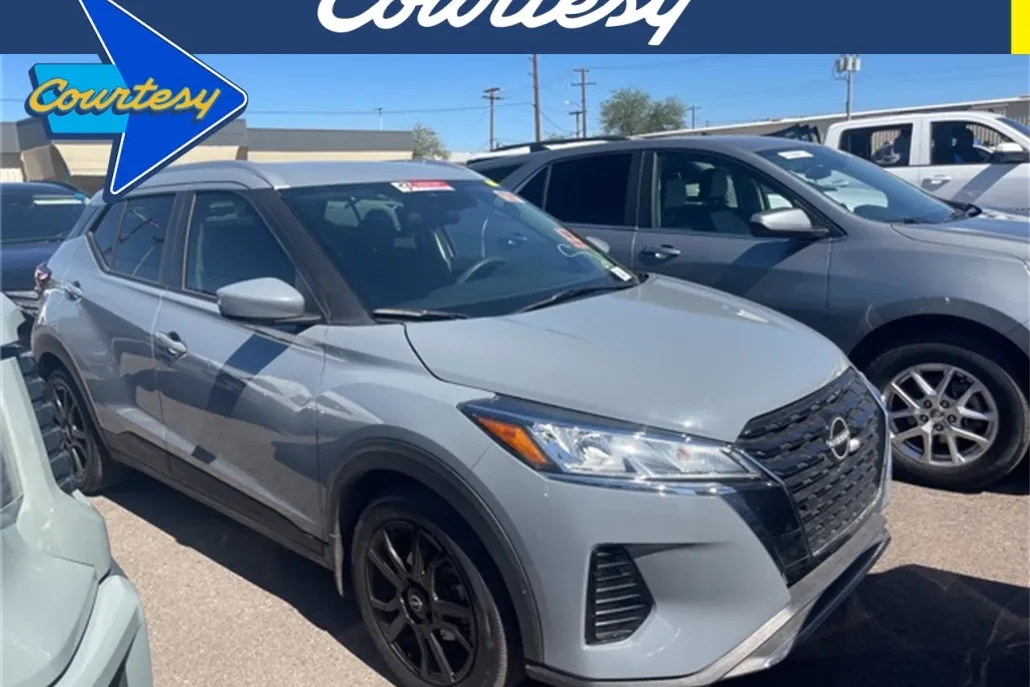 2023 Nissan Kicks SV photo 1