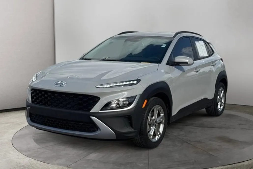 2022 Hyundai Kona SEL photo 1