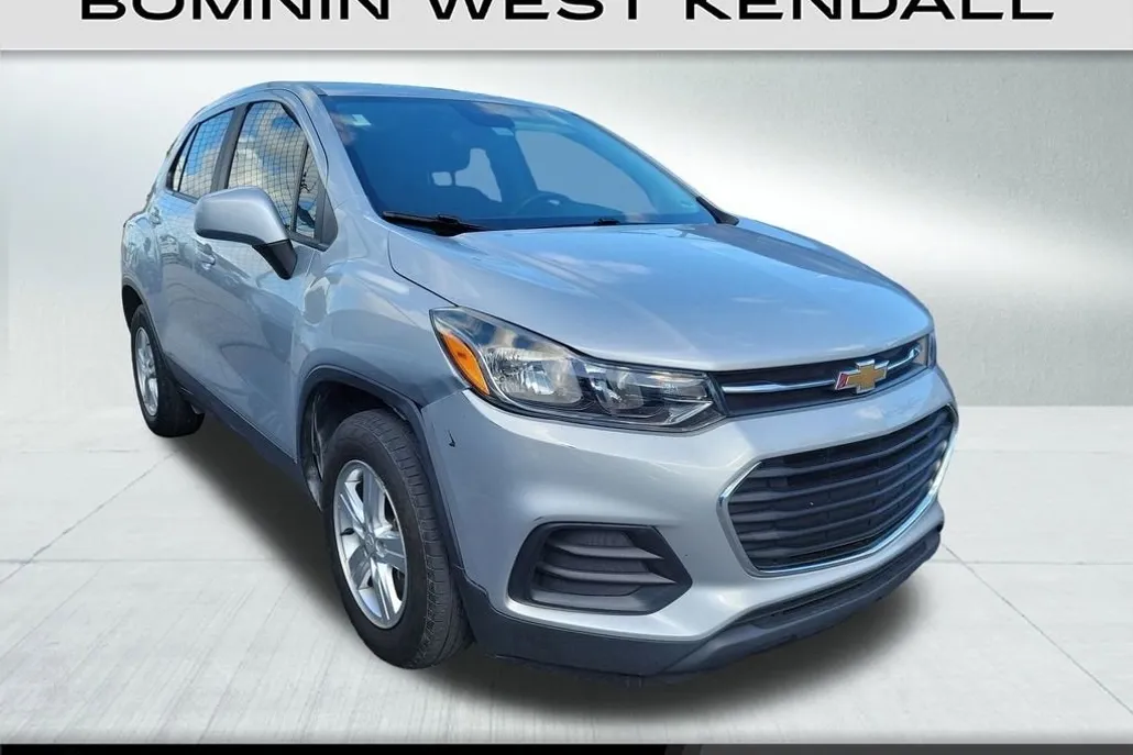 2020 Chevrolet Trax LS photo 1