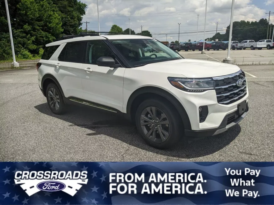 2025 Ford Explorer photo 1