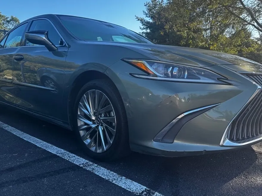 2019 Lexus ES 350 Luxury photo 1