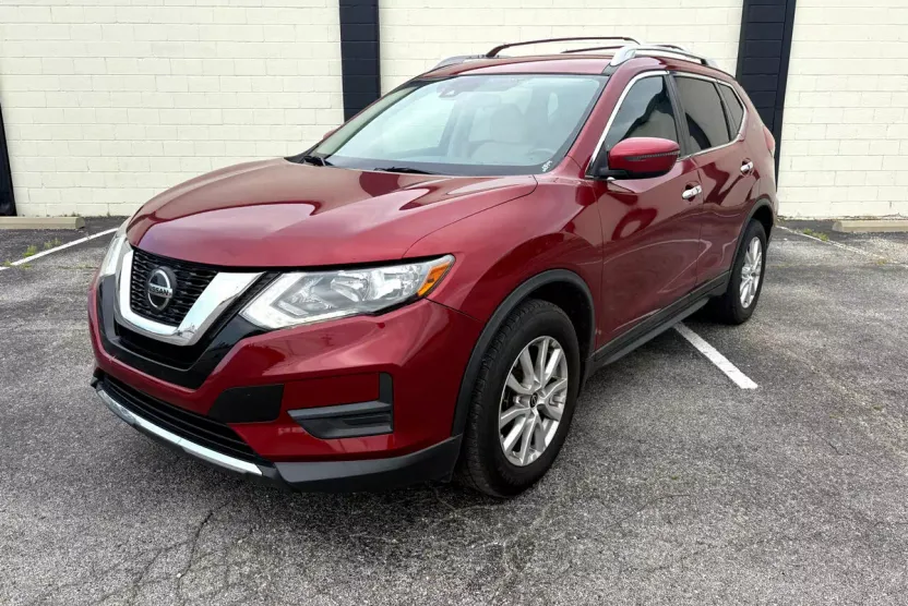 2020 Nissan Rogue SV photo 1