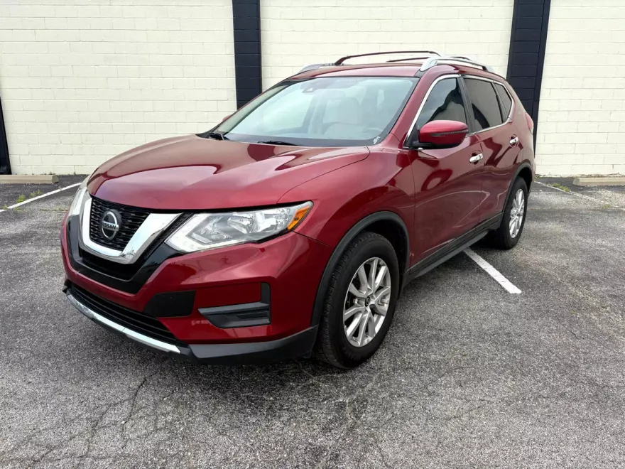 2020 Nissan Rogue SV photo 1