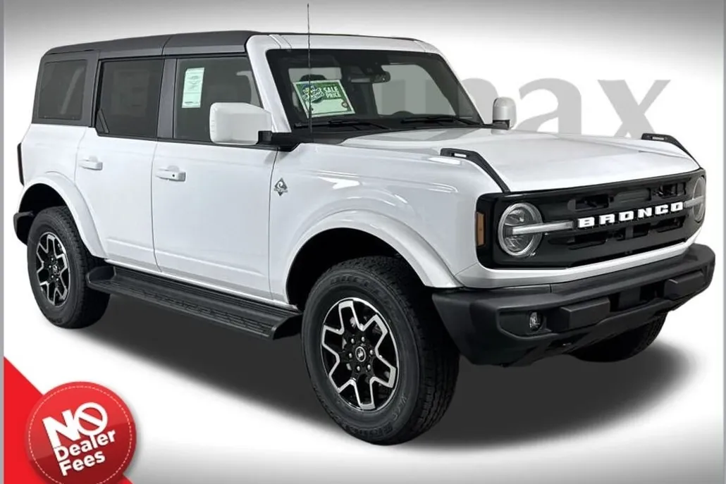 2025 Ford Bronco Outer Banks photo 1