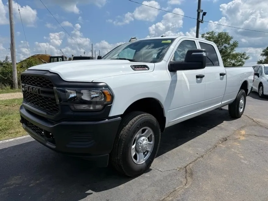 2024 Ram 3500 Tradesman photo 1