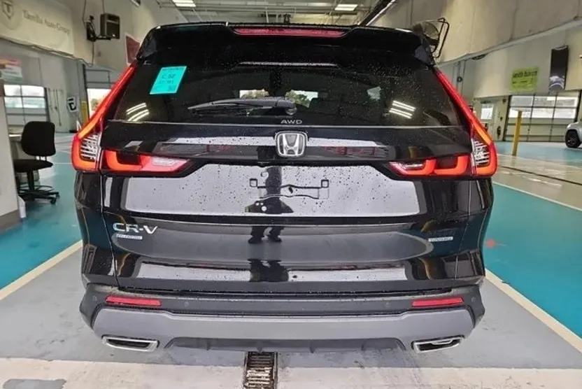 2023 Honda CR-V Hybrid Sport Touring photo 1