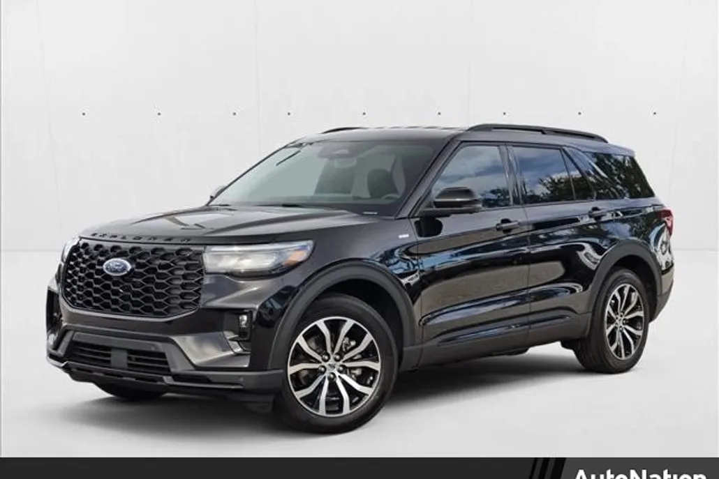 2025 Ford Explorer ST-Line photo 1