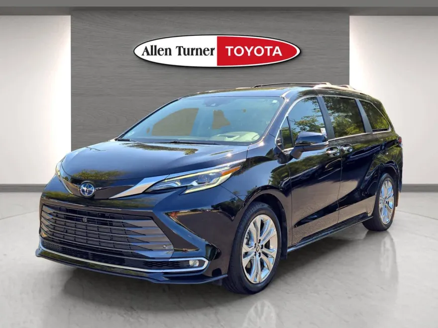 2024 Toyota Sienna Platinum photo 1