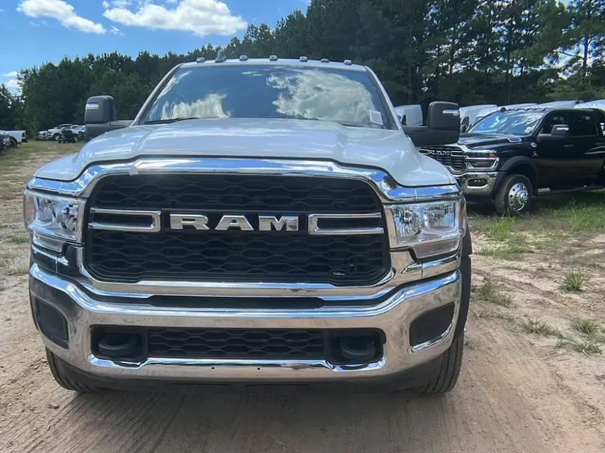 2024 Ram 5500 Tradesman photo 1