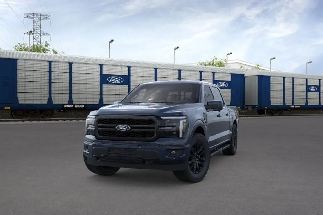 2025 Ford F-150 Lariat photo 1