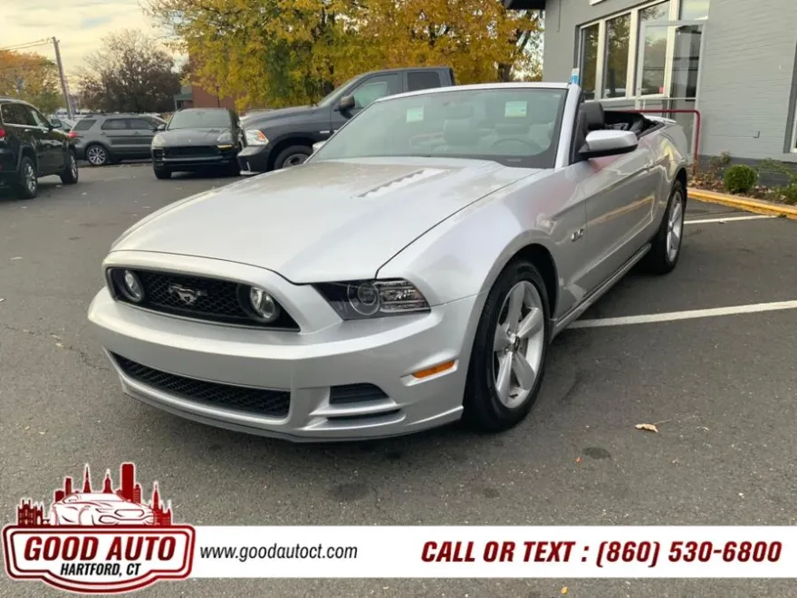 2014 Ford Mustang GT Premium photo 1