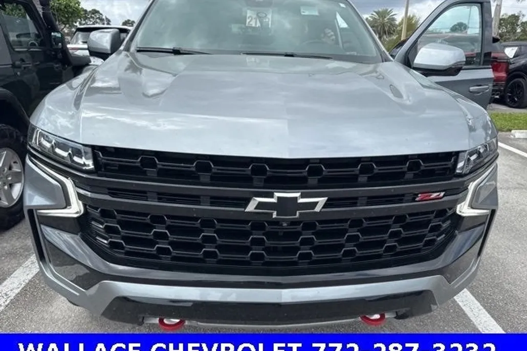2023 Chevrolet Suburban Z71 photo 1
