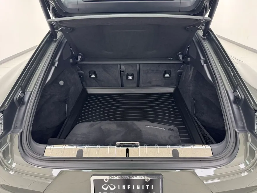 2023 Porsche Panamera 4 Platinum photo 34