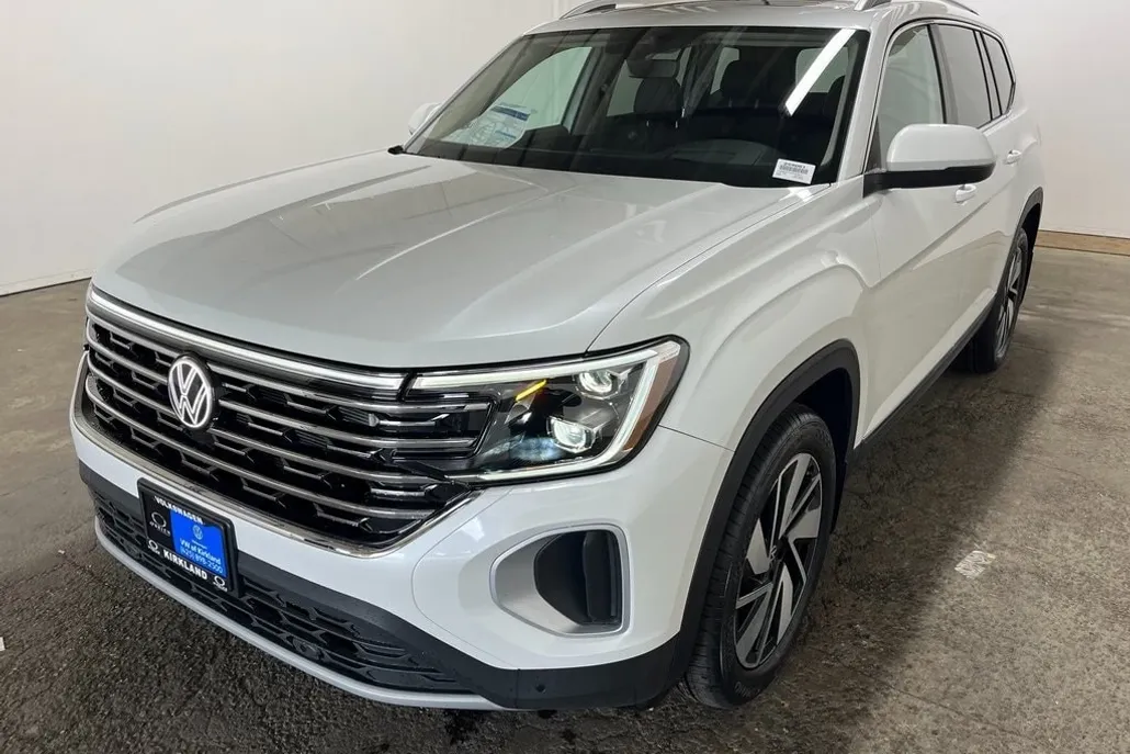 2025 Volkswagen Atlas SEL photo 1