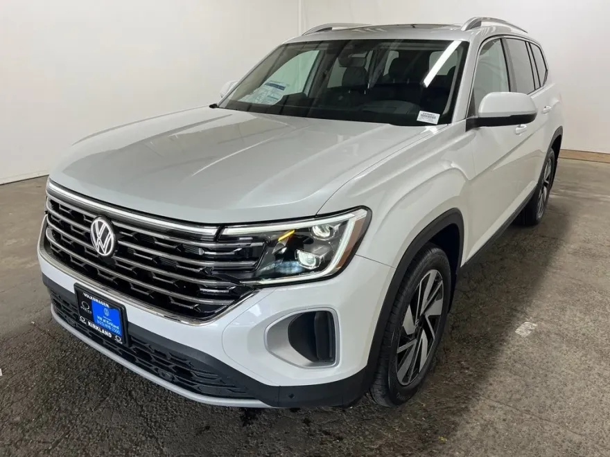 2025 Volkswagen Atlas SEL photo 1