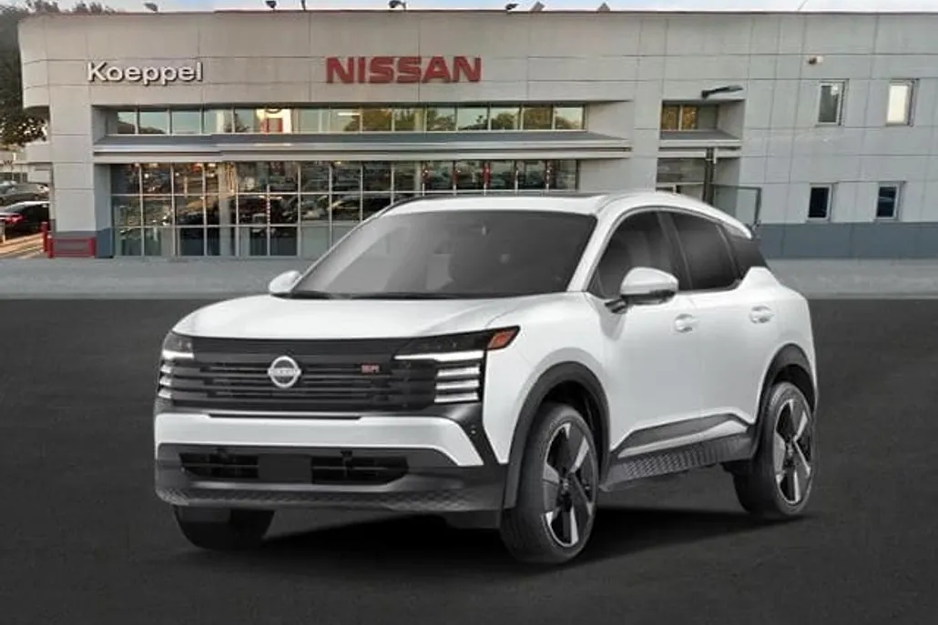 2025 Nissan Kicks SR photo 1