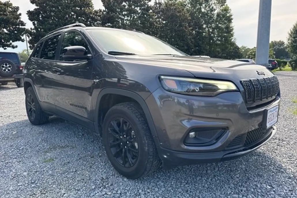 2023 Jeep Cherokee Altitude Lux photo 1