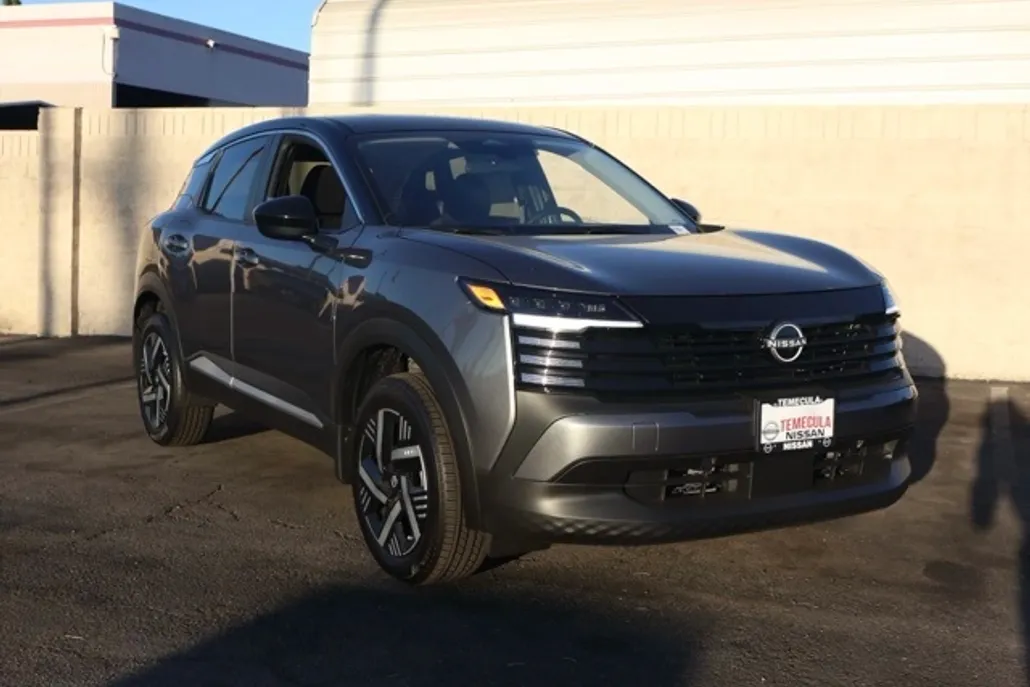 2025 Nissan Kicks SV photo 1