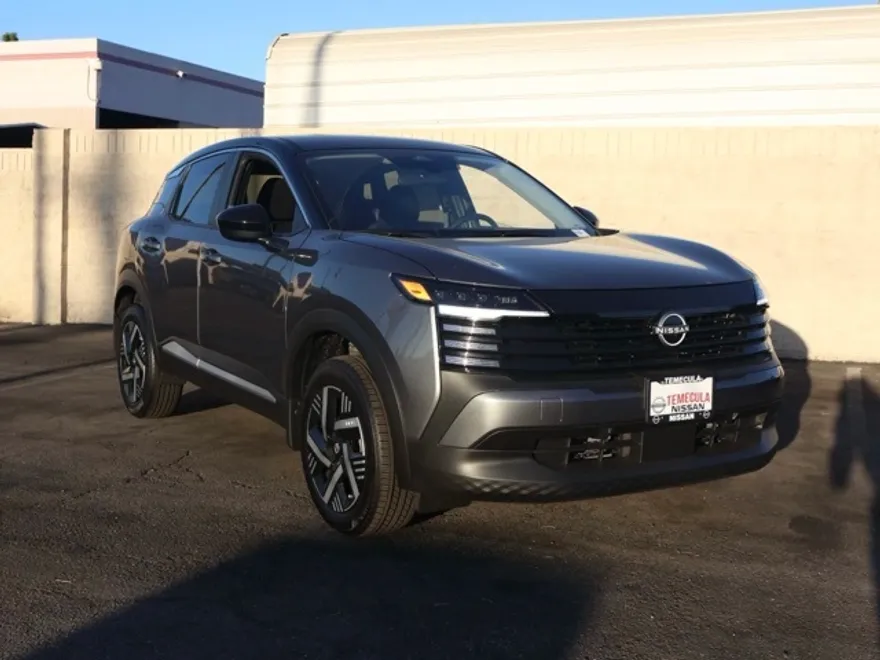 2025 Nissan Kicks SV photo 1