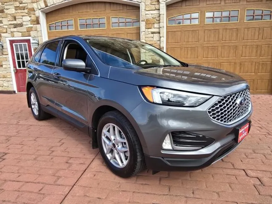 2023 Ford Edge SEL photo 1