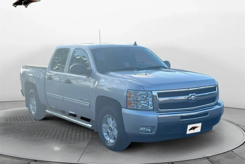 2011 Chevrolet Silverado 1500 LT photo 1
