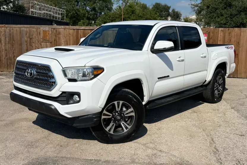 2017 Toyota Tacoma SR5 Sport TRD Pro photo 1