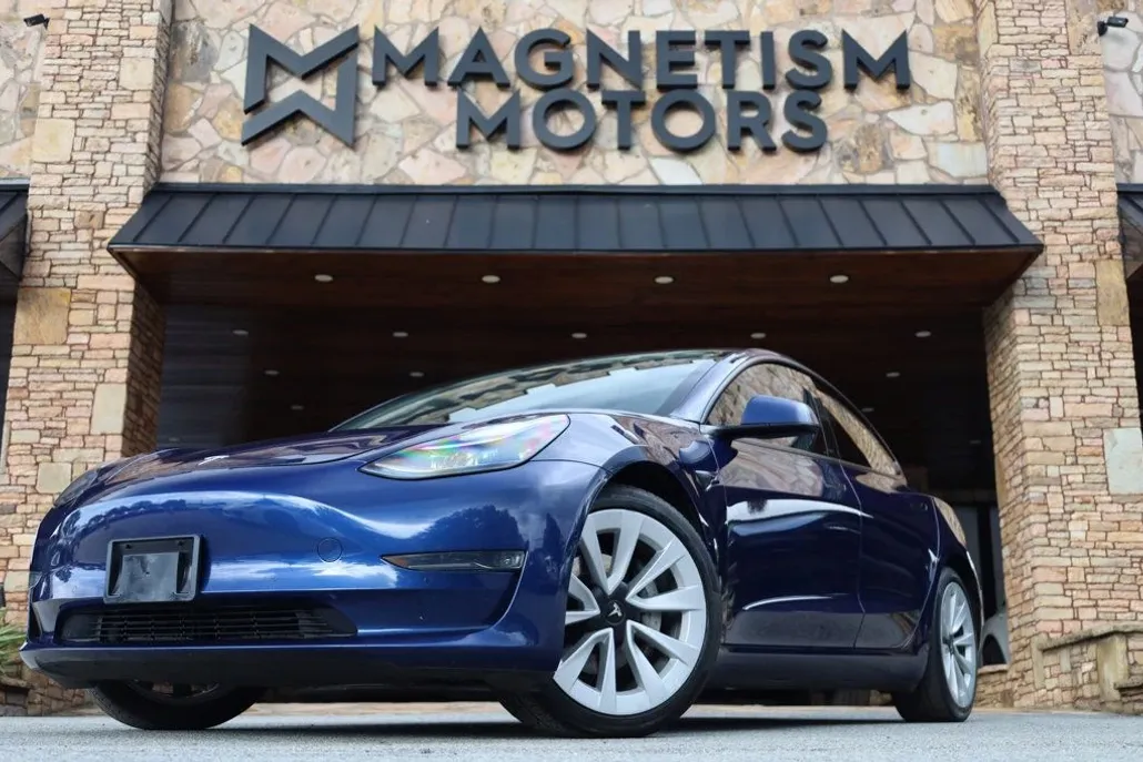 2022 Tesla Model 3 Long Range photo 1