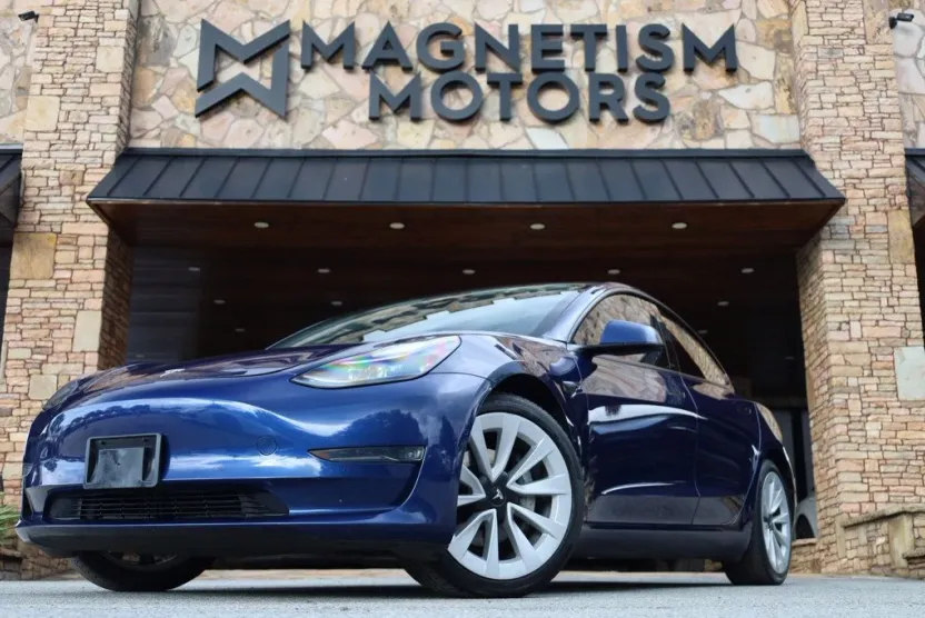 2022 Tesla Model 3 Long Range photo 1