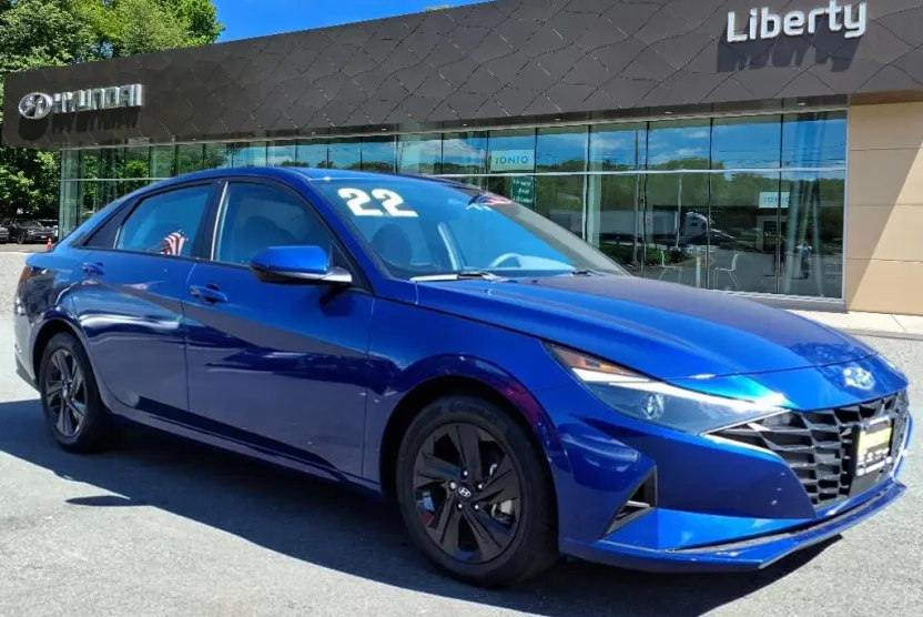 2022 Hyundai Elantra SEL Convenience photo 1