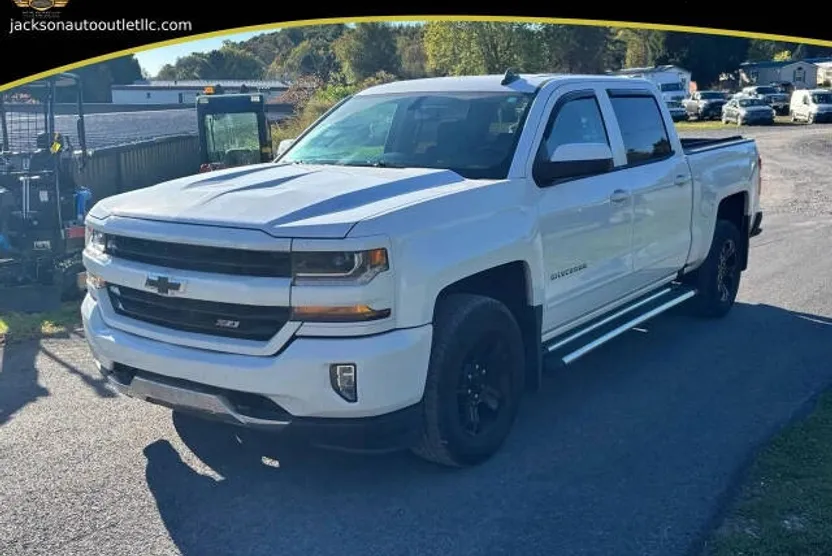 2017 Chevrolet Silverado 1500 LT Z71 photo 1