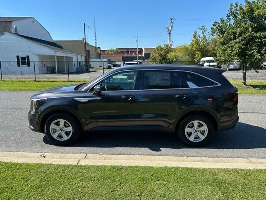 2026 Kia Sorento LX photo 1