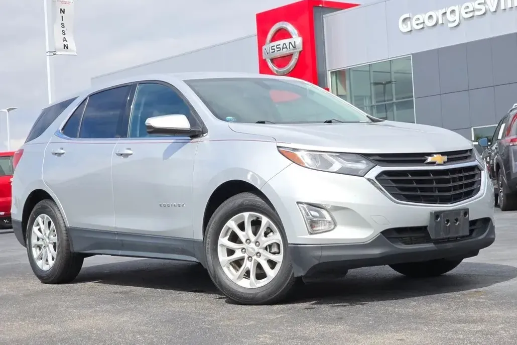 2018 Chevrolet Equinox LT photo 1