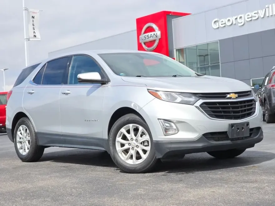 2018 Chevrolet Equinox LT photo 1