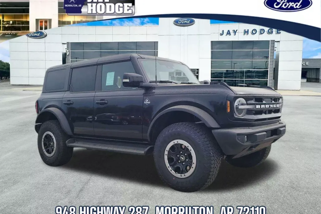 2025 Ford Bronco Outer Banks photo 1