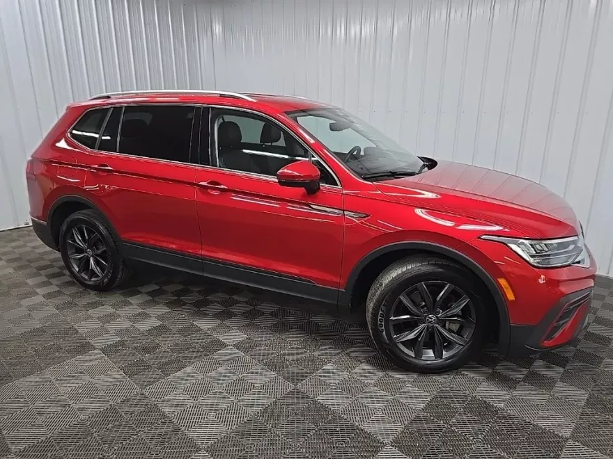 2022 Volkswagen Tiguan SE photo 1