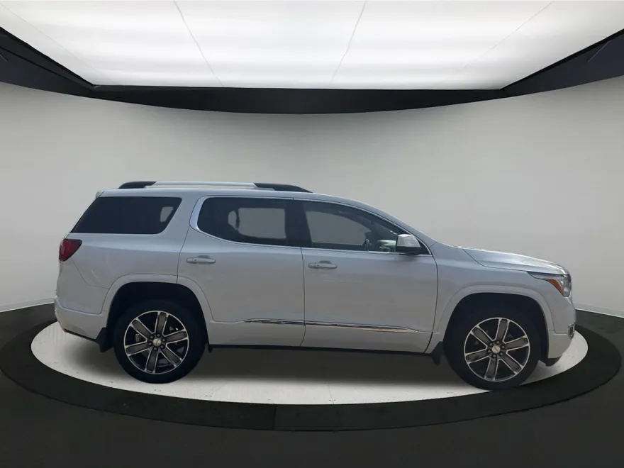 2019 Gmc Acadia Denali photo 1