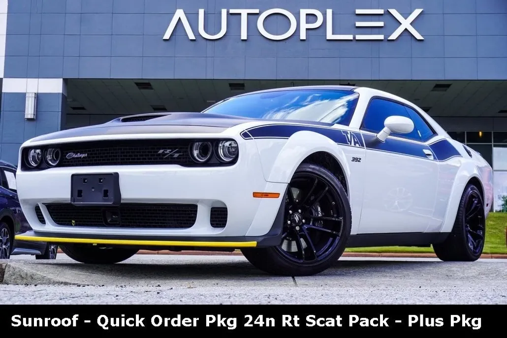 2023 Dodge Challenger R/T Scat Pack Widebody photo 1