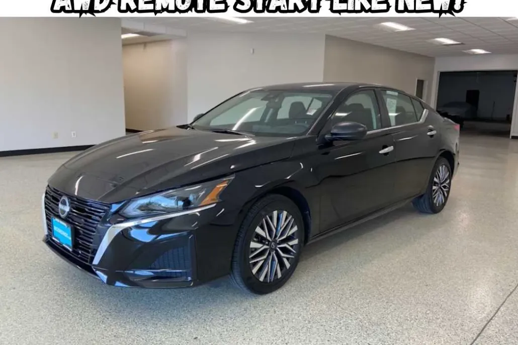 2024 Nissan Altima 2.5 SV photo 1