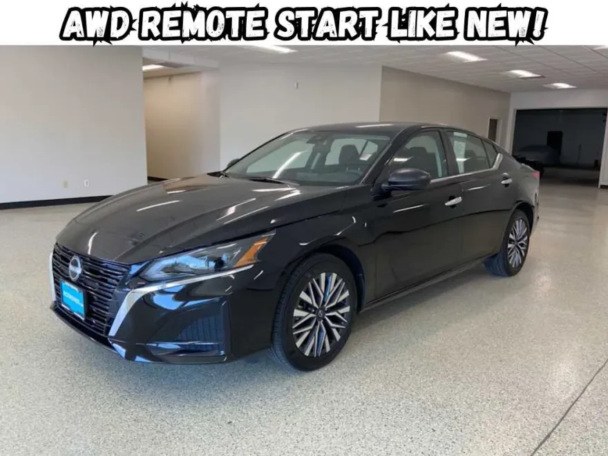 2024 Nissan Altima 2.5 SV photo 1