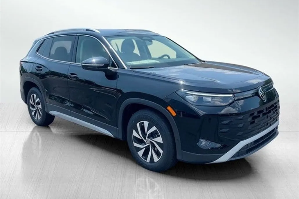 2025 Volkswagen Tiguan S photo 1