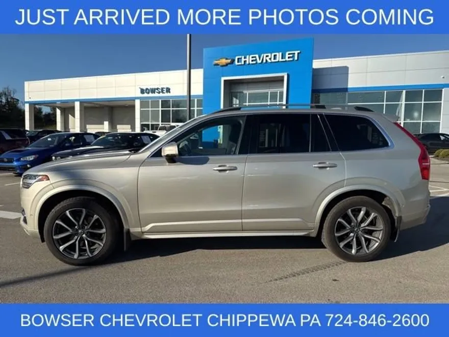 2017 Volvo XC90 T6 Momentum photo 1