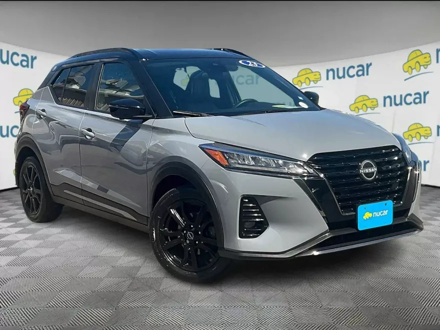 2023 Nissan Kicks SR photo 1