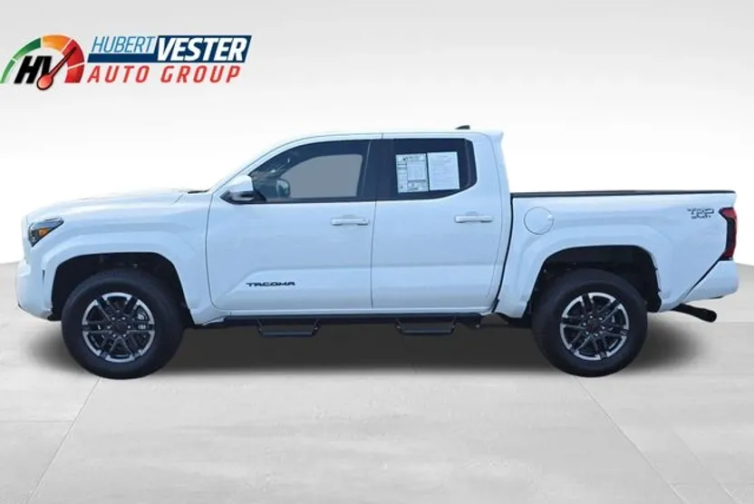 2025 Toyota Tacoma TRD Sport photo 1
