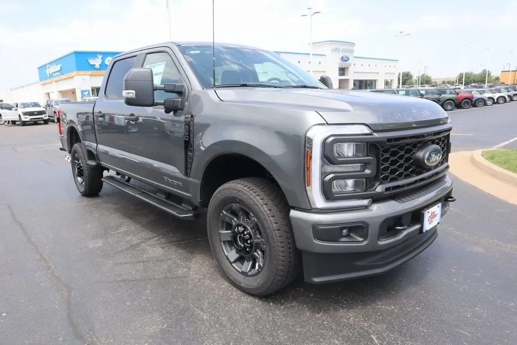 2025 Ford F-250 XL photo 1