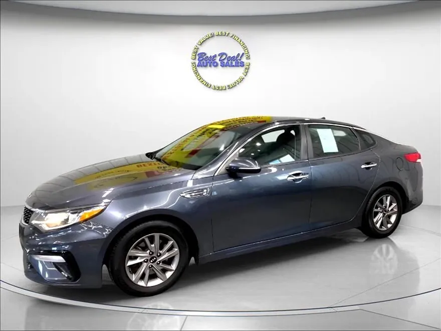 2020 Kia Optima LX photo 1