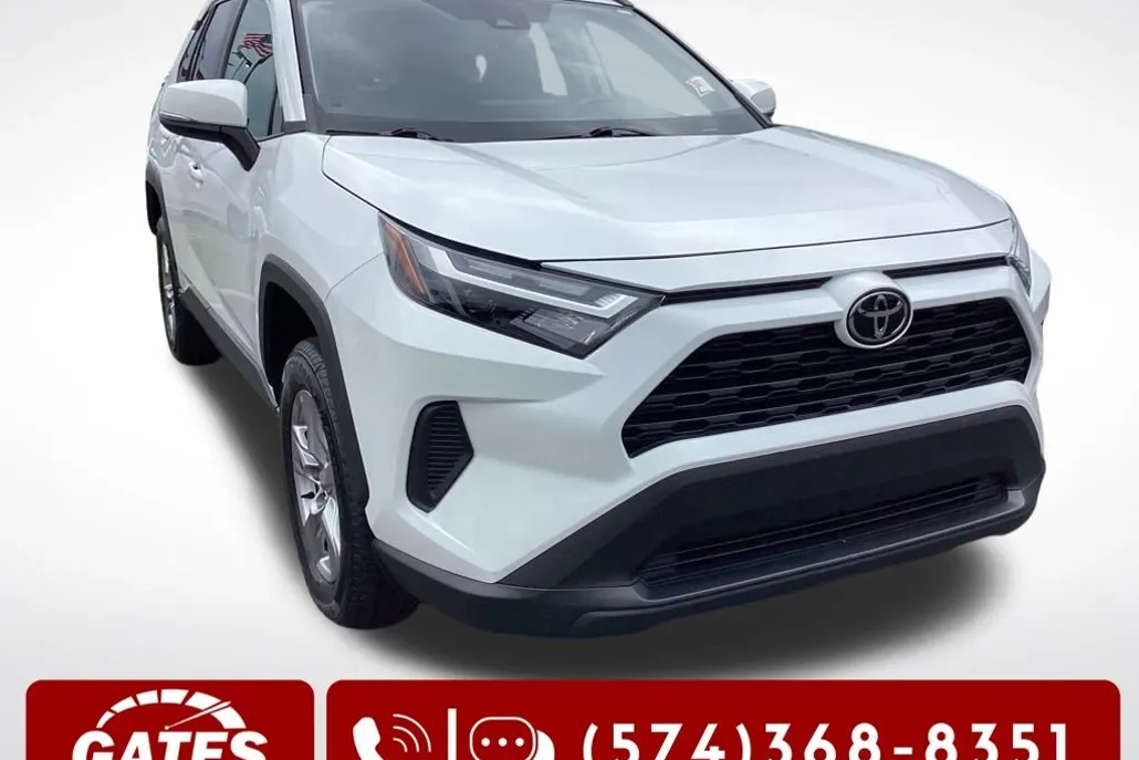 2022 Toyota RAV4 XLE photo 1